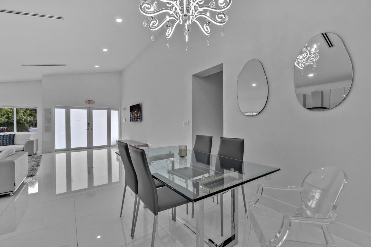 Апартаменти Luxury House 4 Beds Heated Pool W Jaccuzzi North Bay Village Екстер'єр фото